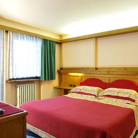 Отель Hotel Belvedere Wellness 3*